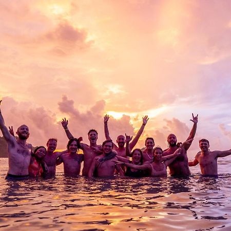 Mad Monkey Hostel Nacpan Beach (Adults Only) Ел Нидо Екстериор снимка