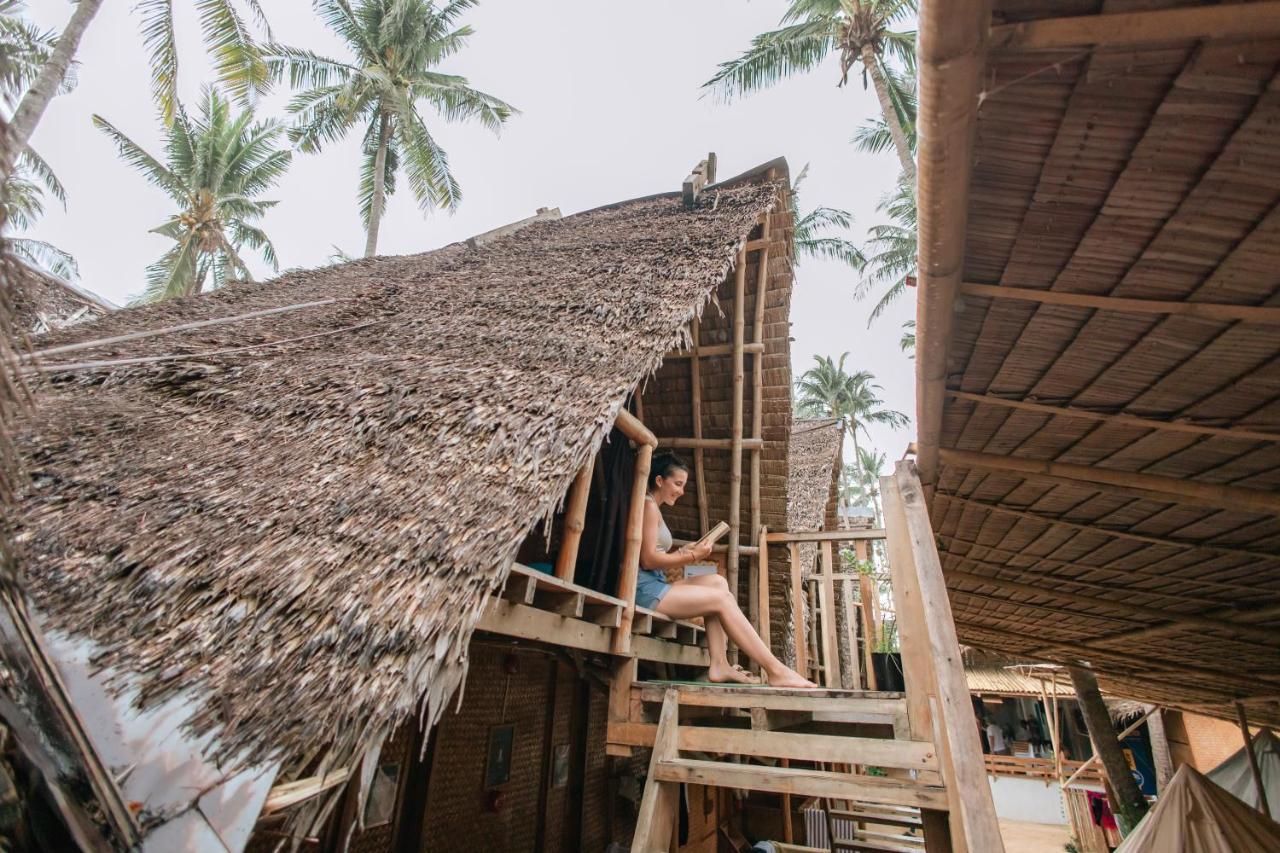 Mad Monkey Hostel Nacpan Beach (Adults Only) Ел Нидо Екстериор снимка