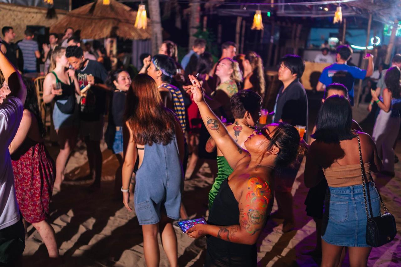 Mad Monkey Hostel Nacpan Beach (Adults Only) Ел Нидо Екстериор снимка